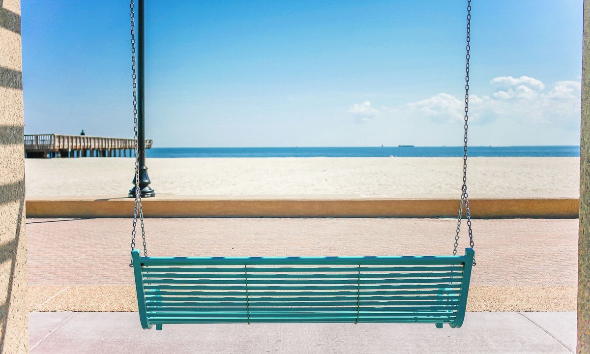 Hampton House | FULLY FURNISHED 30+ DAY RENTAL HAMPTON VA BUCKROE BEACH