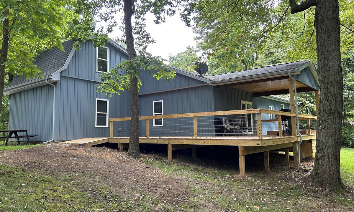 Lancaster House | Game room! Hot tub! Clean! Private,🔥Pit, Wooded & near Hocking Hills!