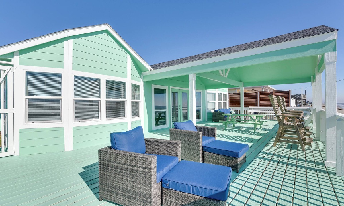 Surfside Beach Cottage | Great for Groups: Oceanfront Surfside Beach Home!