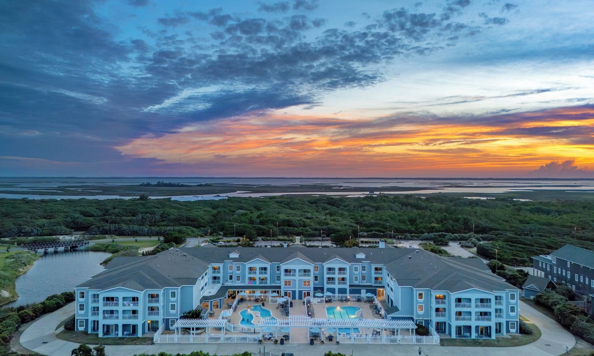 Pine Island Hotel | Hampton Inn & Suites Outer Banks/Corolla