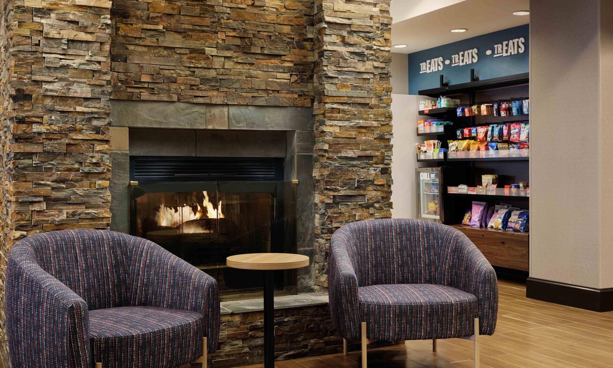 Thomson Hotel | Hampton Inn Thomson
