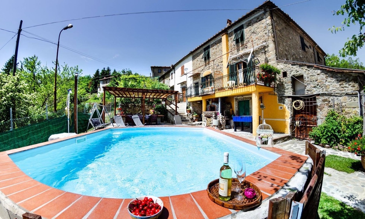 Lanciole House | Home on the hills overlooking Pescia, between Lucca and Florence, private pool with salted water