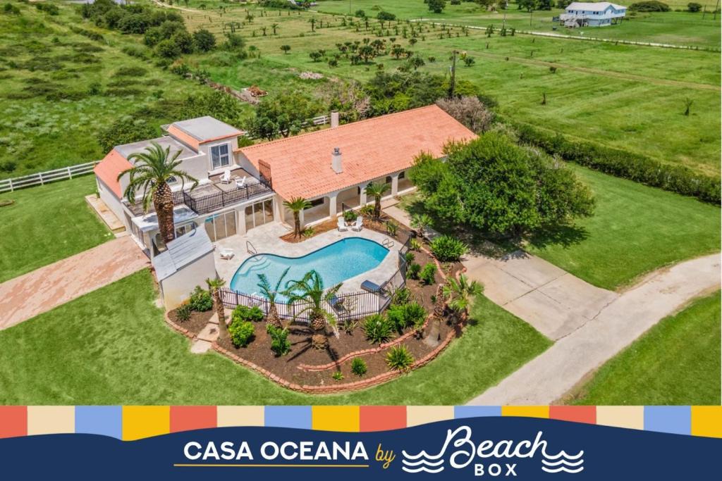 Galveston House | Huge, spacious villa with private pool and game room on 5 acres