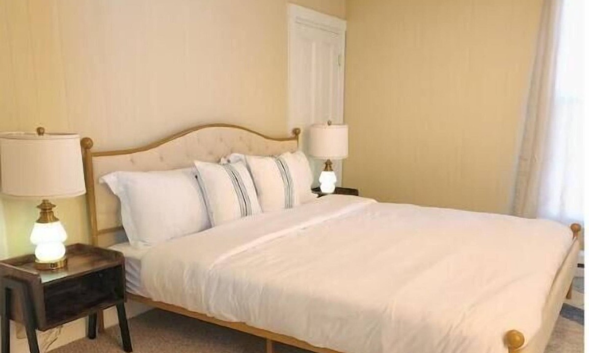 Munjoy Hill Apartment | Island View House BnB Self Check-In # 5/Free off- Street parking