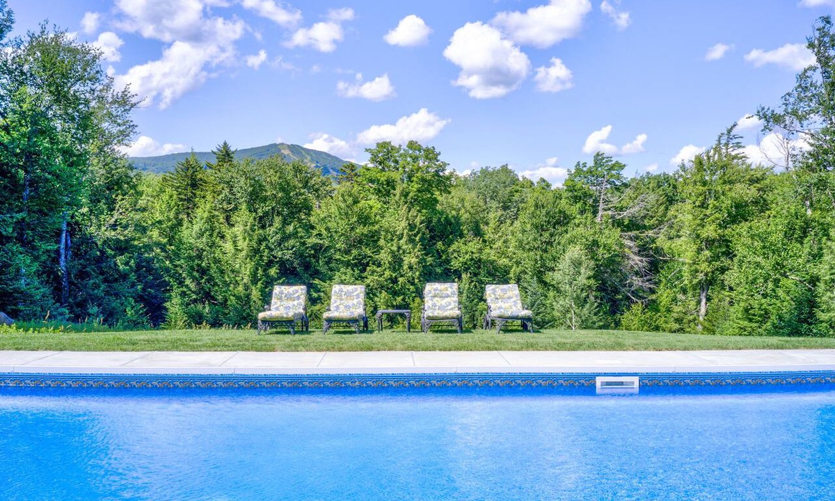 Stratton and Bromley Ski Areas House | July and August available! Luxury 9BRs Stratton Estate. Swimming pool with Views