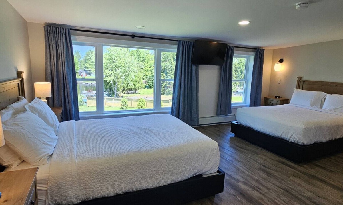 Greenville Junction Hotel | Juniper Motel-Double Queen-RM4-Pet Friendly*ATV Access*Lakefront
