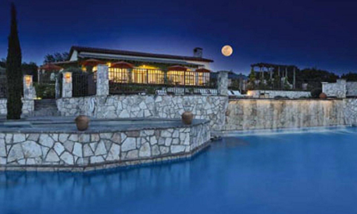 Ingram Resort | Kayak, Swim, your heart desires!
