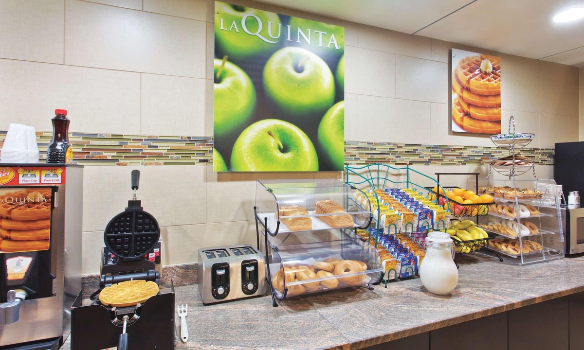 Grove City Hotel | La Quinta Inn & Suites by Wyndham Columbus - Grove City