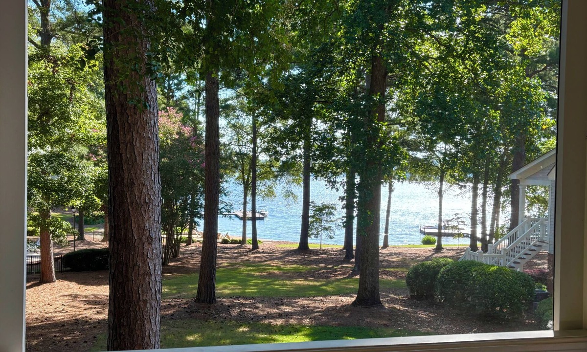 Eatonton House | LAKEFRONT LUXURY- Reynolds GW -Steps from Pool, Tennis, Beach, Marina, Docks