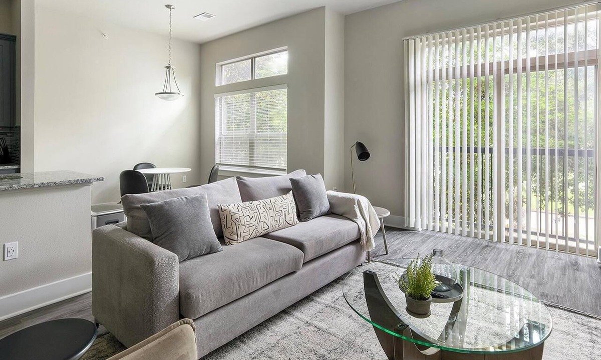 Nassau Bay Apartment | Landing | Beautiful 1BD, Clubhouse, Pool