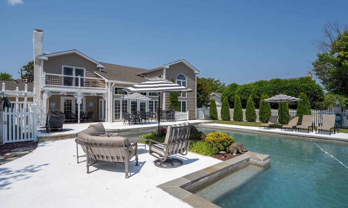 Ocean City House | Large estate home on 15th Street, close to the downtown area