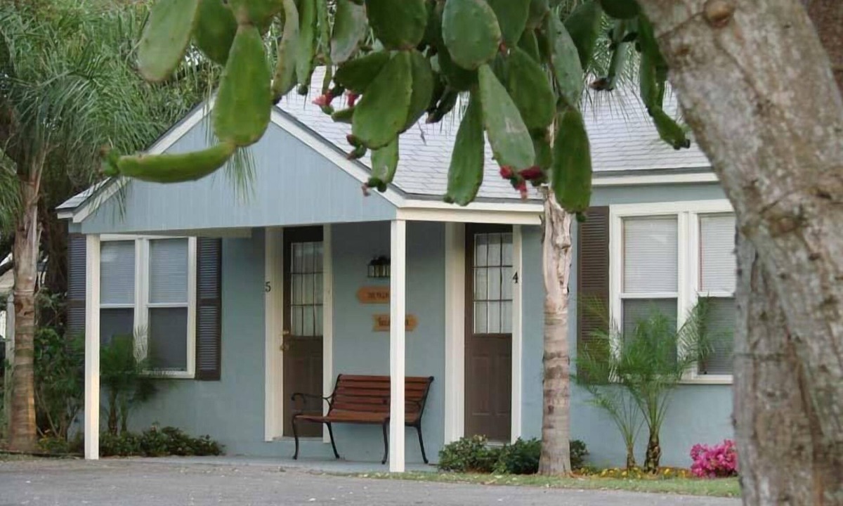 Fulton Cottage | Living On Island Time #4 - Cozy Coastal Cottages With A Whole Lot Of Charm!