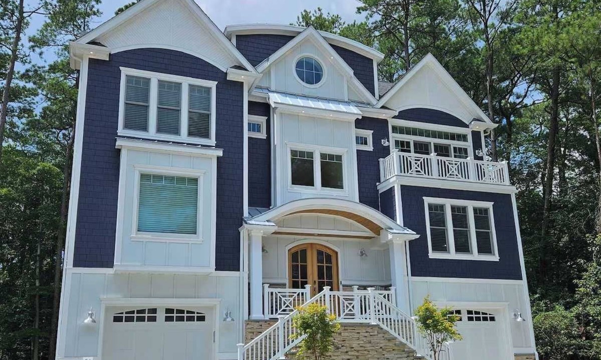 Canal Corkran House | Luxurious 9 bedroom home with private pool and game room