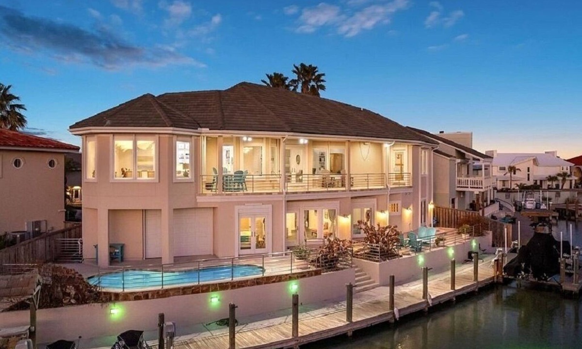 Key Allegro House | Luxury 6-bedroom waterfront with pool, & jet ski lift on serene Island