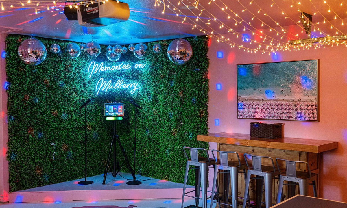 Fredericksburg House | Memories - Hot Tub, Pool & Karaoke Lounge