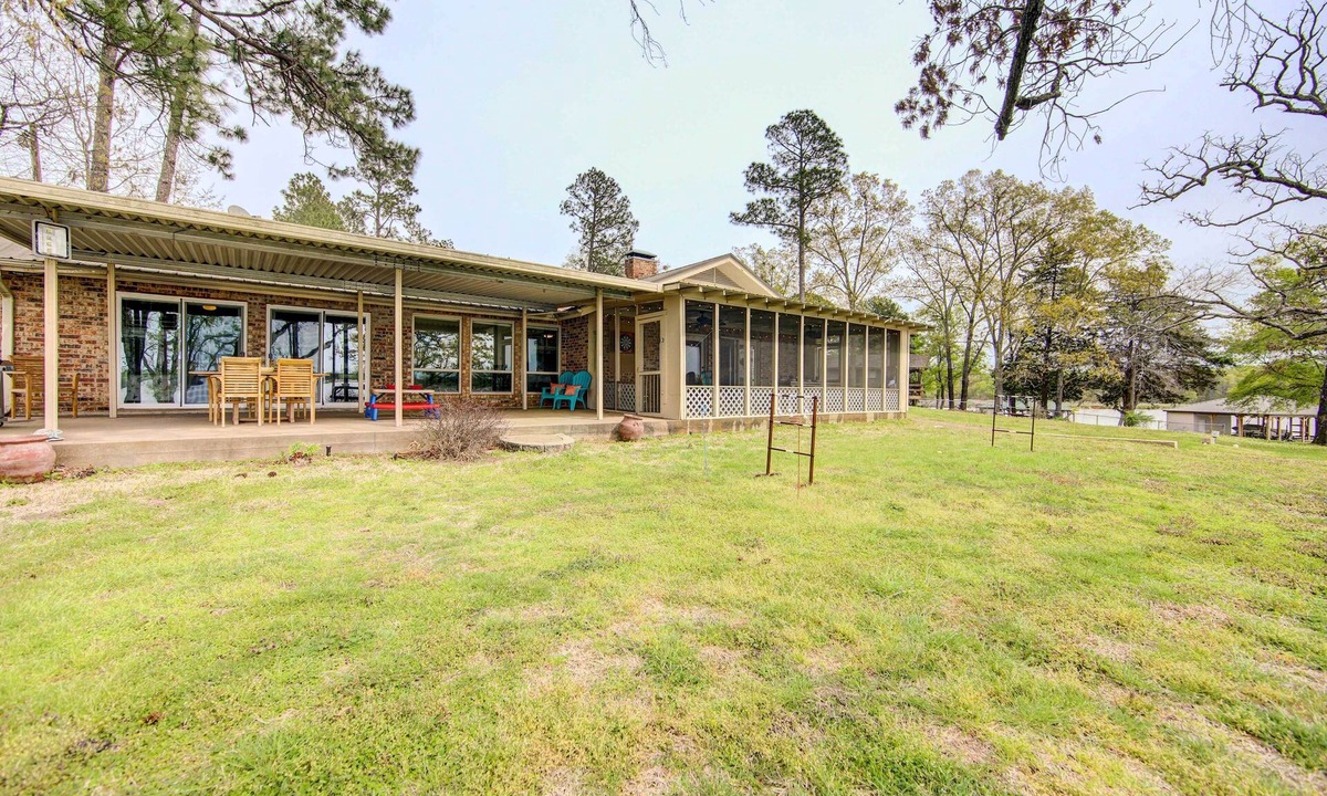 Mineola Cottage | Mineola Lake House w/Dock & Fire Pit!