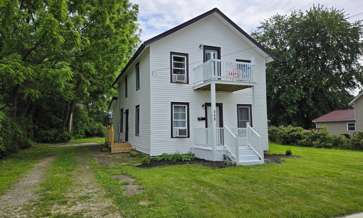 Cardington House | Morco Manor - Showcase 3-bedroom house in Cardington