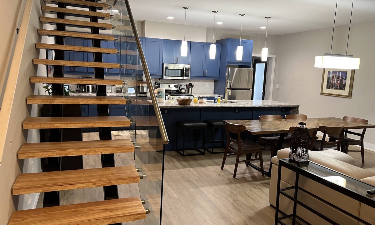 Home Park House | New Modern Home - 5 min walk to Georgia Tech, Sleep 13