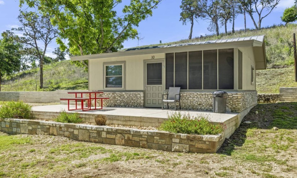 Ingram Cabin | NEW - Quiet Hill Country Retreat - Hunt, TX
