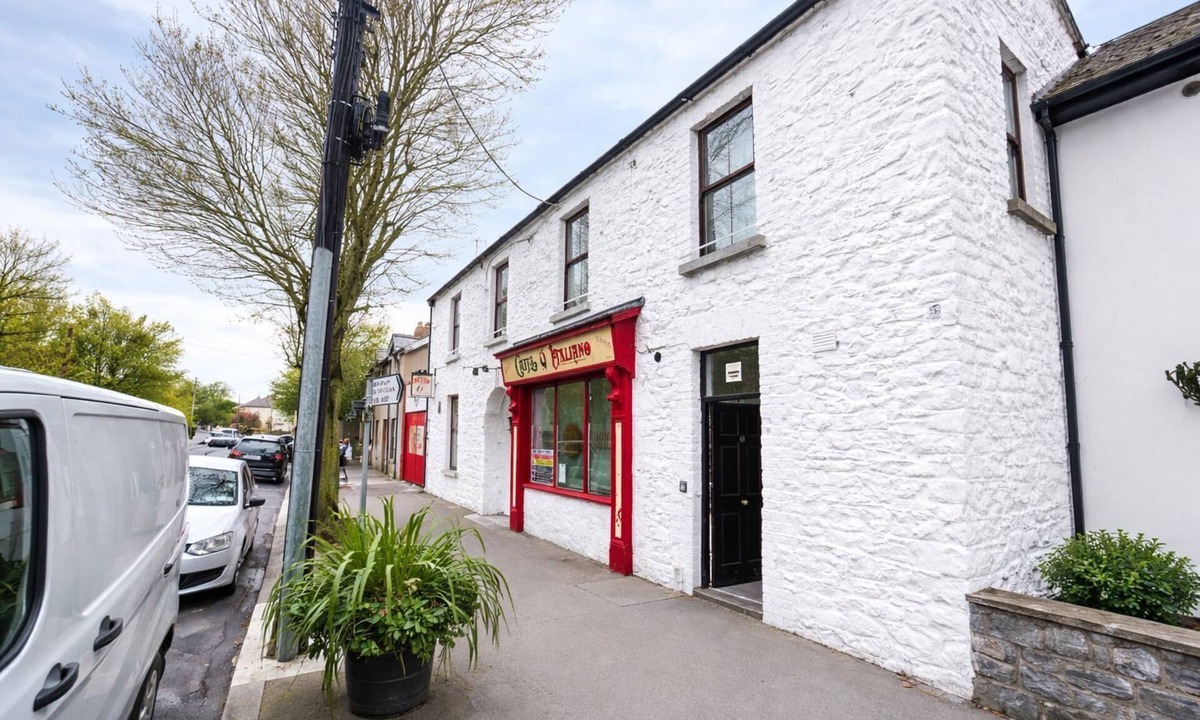 Skerries Apartment | Newly refurbished apartment in the heart of Skerries and 100m from the beach.