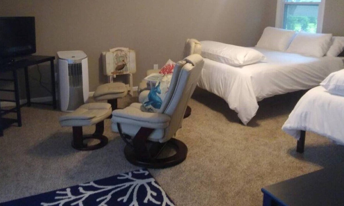 Newport News Apartment | Newport News Captain's Cabin