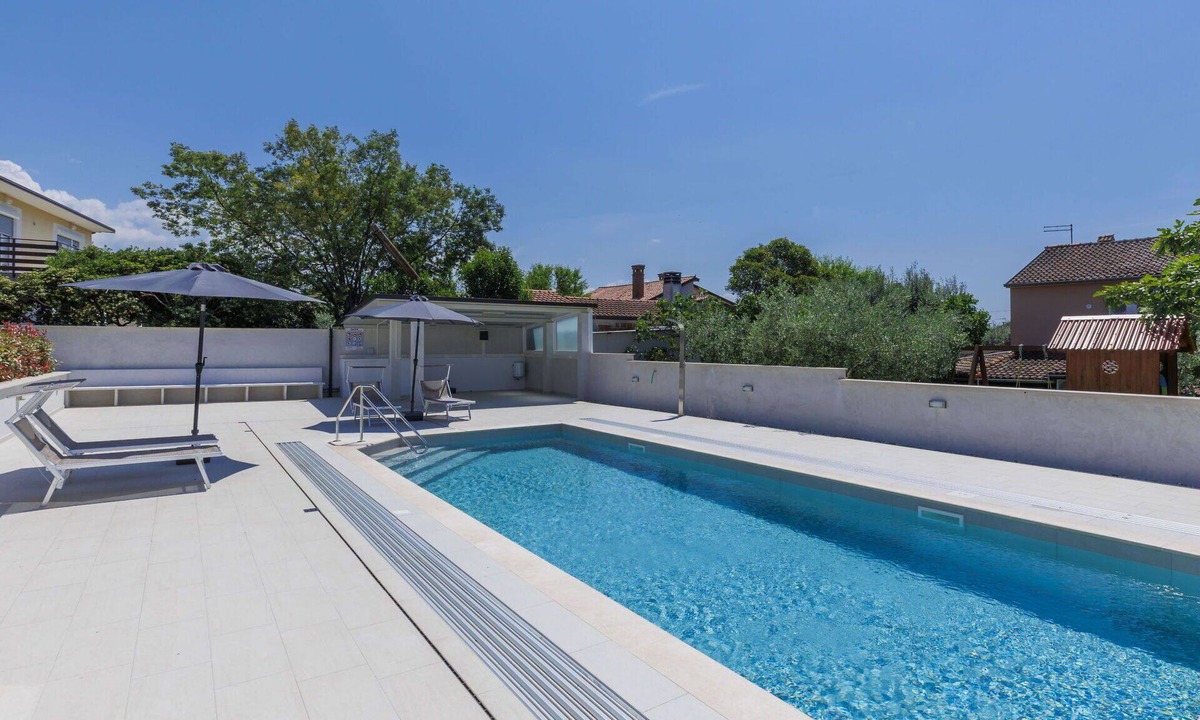 Murine Apartment | Nice apartment for 4 guests with A/C, WIFI, pool, TV and terrace