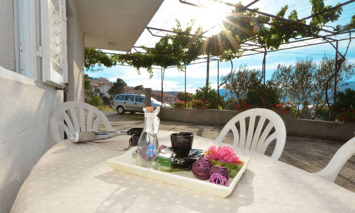 Arbanija Apartment | One bedroom apartment with terrace Arbanija, Čiovo (A-5228-d)