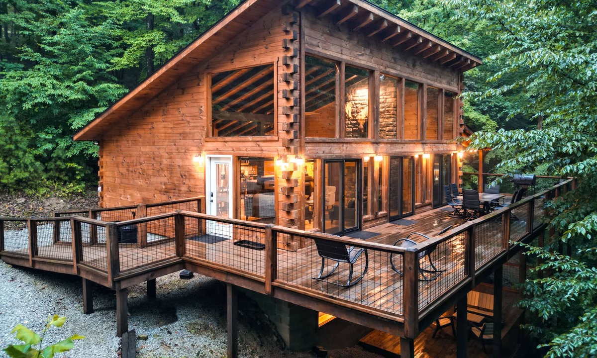 Sugar Grove Cabin | Outside Inn | Hocking Hills, Hot Tub, Views