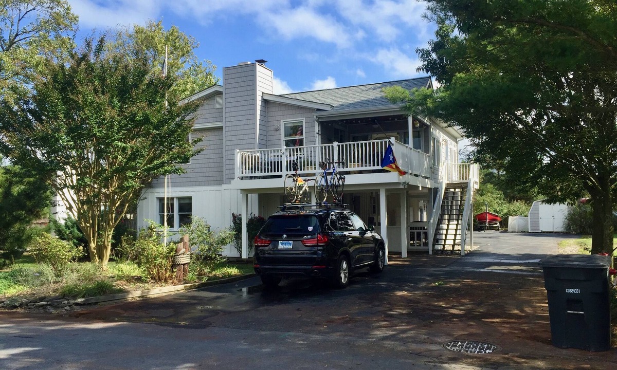 Lewes House | Parklike Setting With Bay View Steps From Lewes Beach