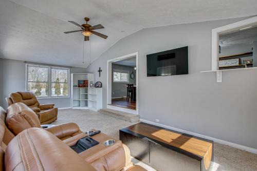 New Albany House | Peaceful Retreat w/Private Hot Tub in New Albany