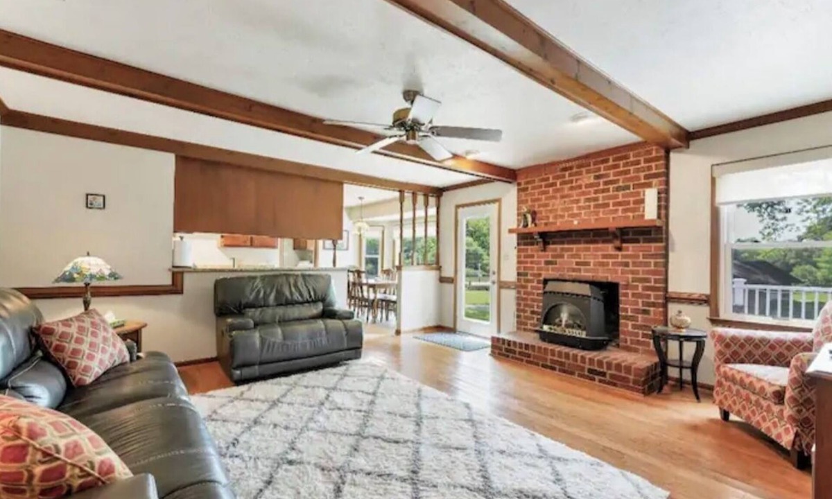 Hampton House | Peaceful Waterfront Stay Sleeps 6