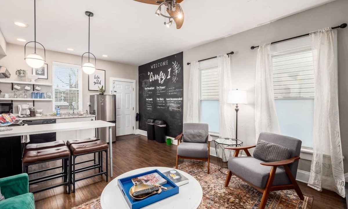 Weinland Park House | Pet-Friendly Gem Near OSU Expo | Historic Townhome