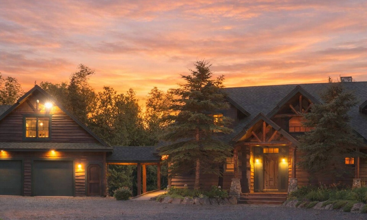 Oquossoc House | Potter's Place Main House - One of the Rangeley Lakes Region's finest private rental opportunities!