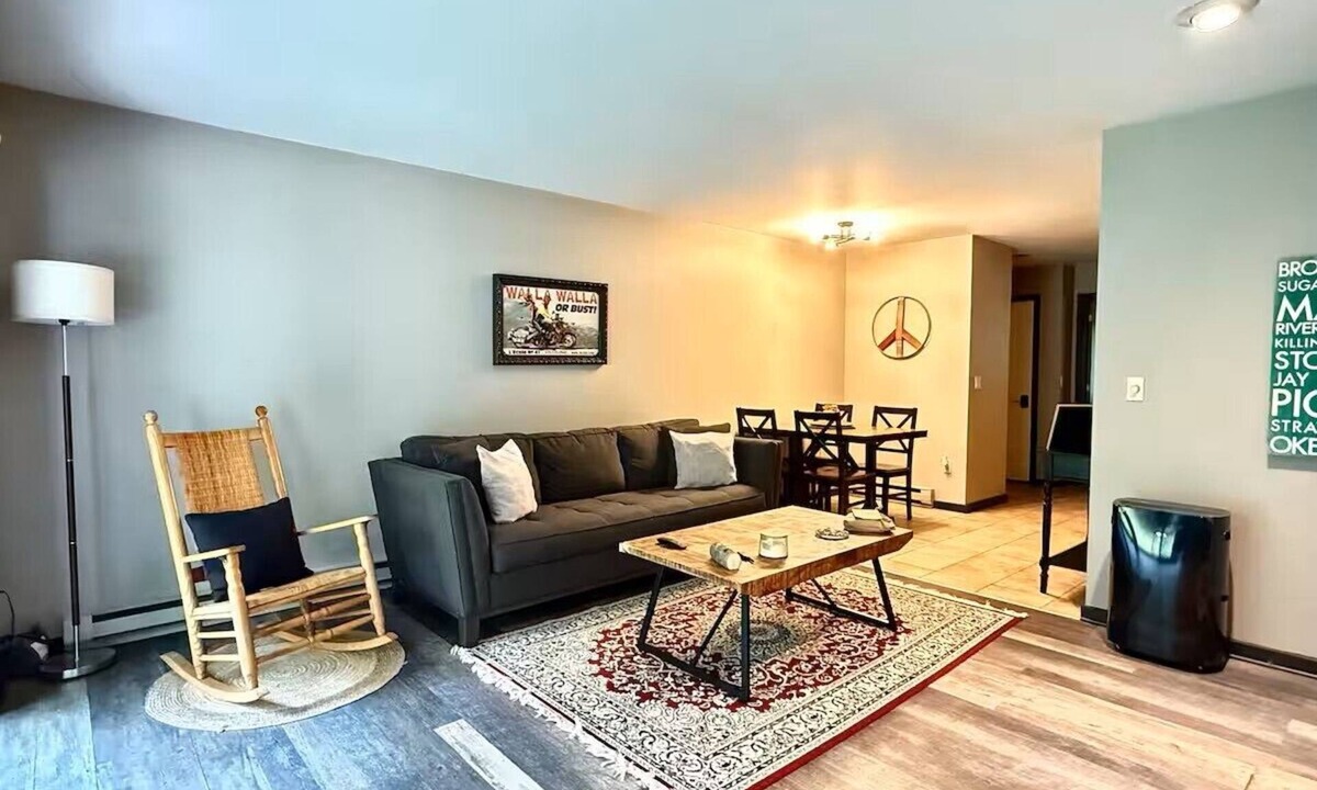 Warren Condo | Powder Days Retreat, Fireplace & Sugarbush Base