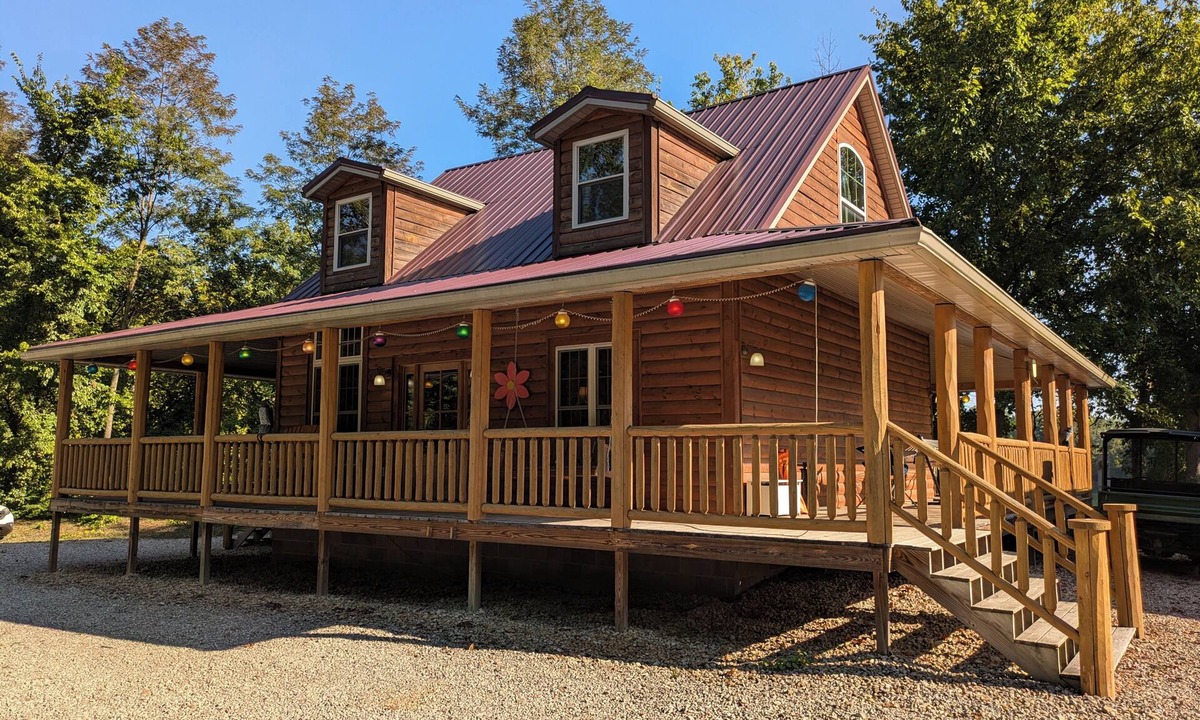 Wakefield Cabin | Private Lake Waterfront Owner's Cabin I Campground