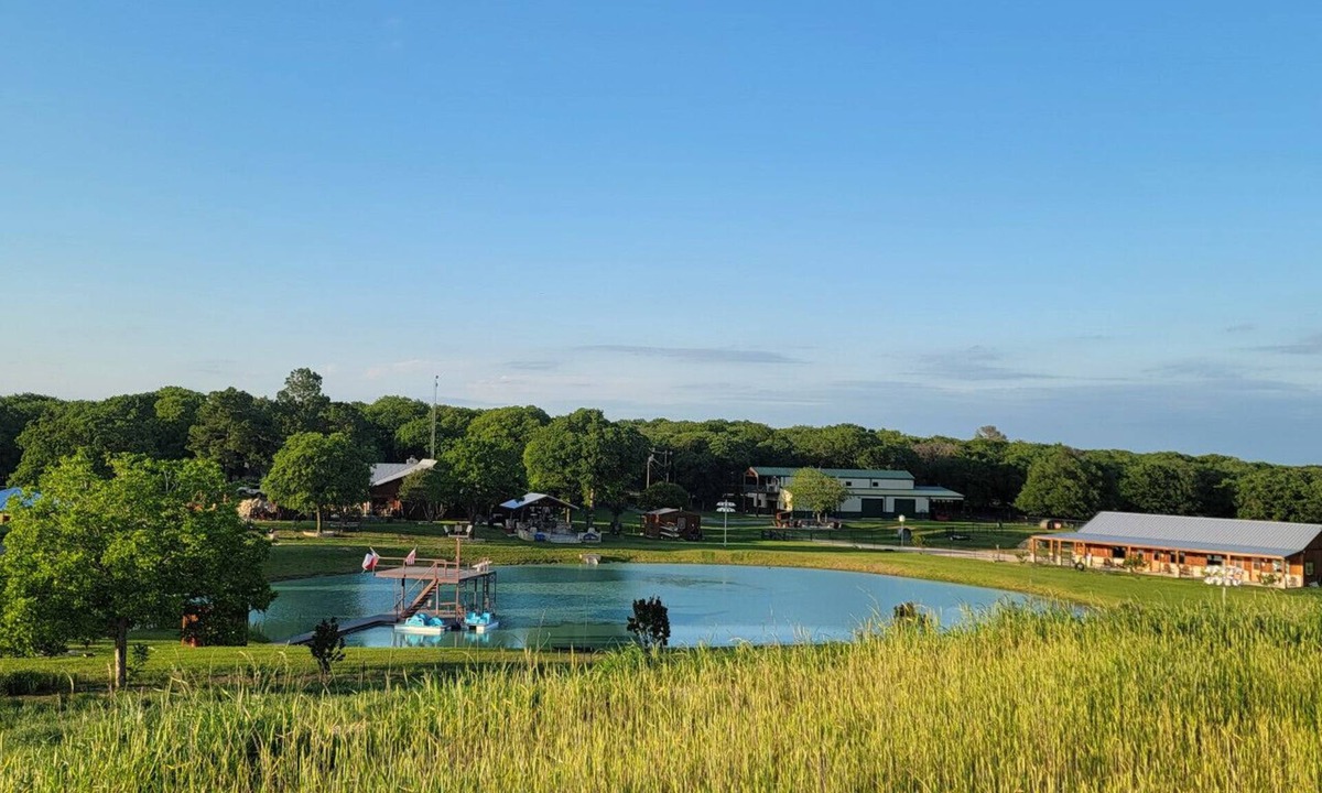 Wise County House | Private Retreat with Pond, Pool and Hot Tub