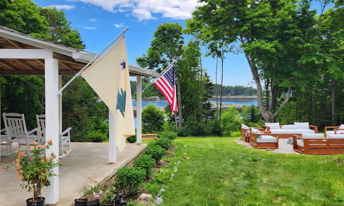Orrs Island Cottage | Private Waterfront Access, 1890s Cottage, Thoughtfully Renovated, Curated Design