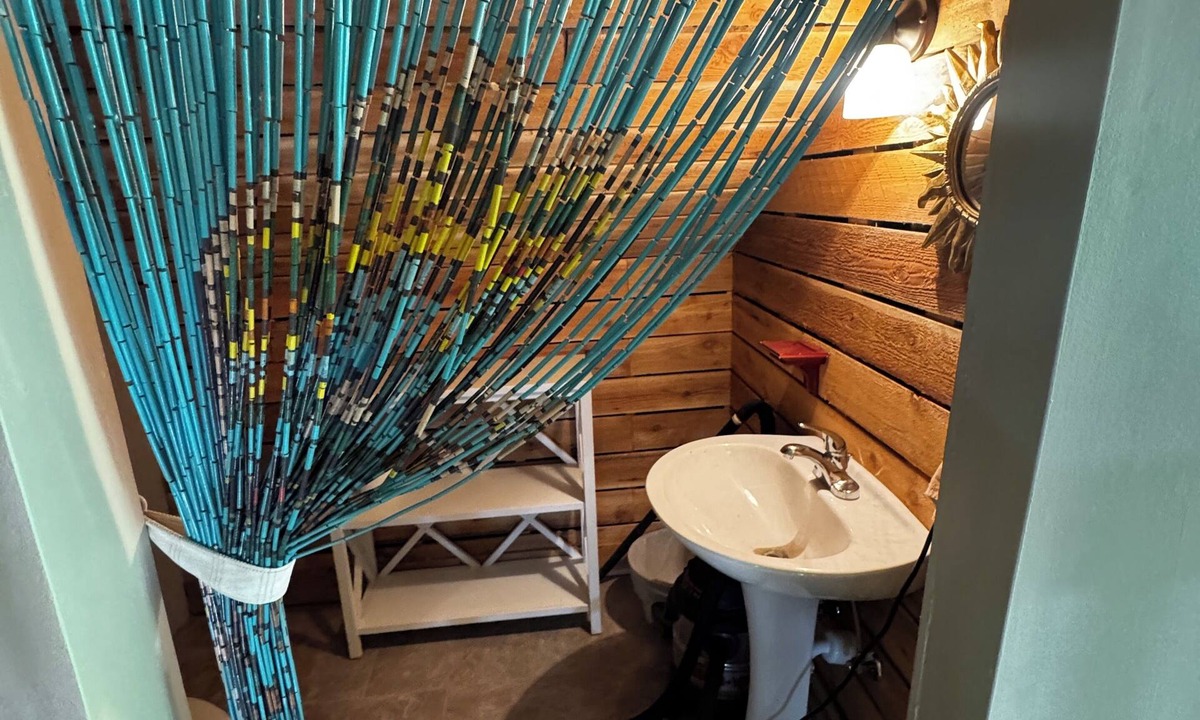 Mount Saint Francis Cabin | Quaint 1-bedroom cabin with a loft with AC in Floyd Knobs