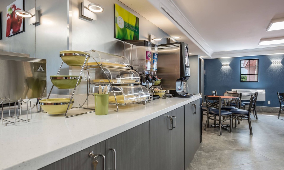 Hampton Hotel | Quality Inn Hampton - Newport News