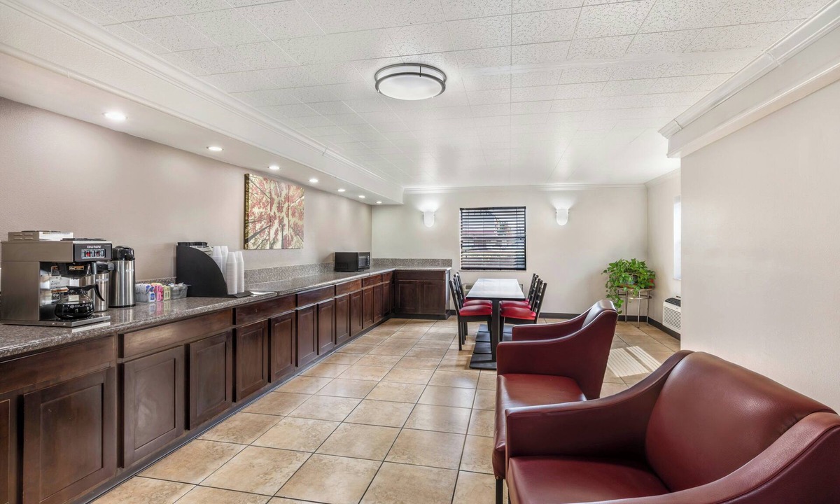 Park Central Hotel | Red Roof Inn North Dallas - Park Central