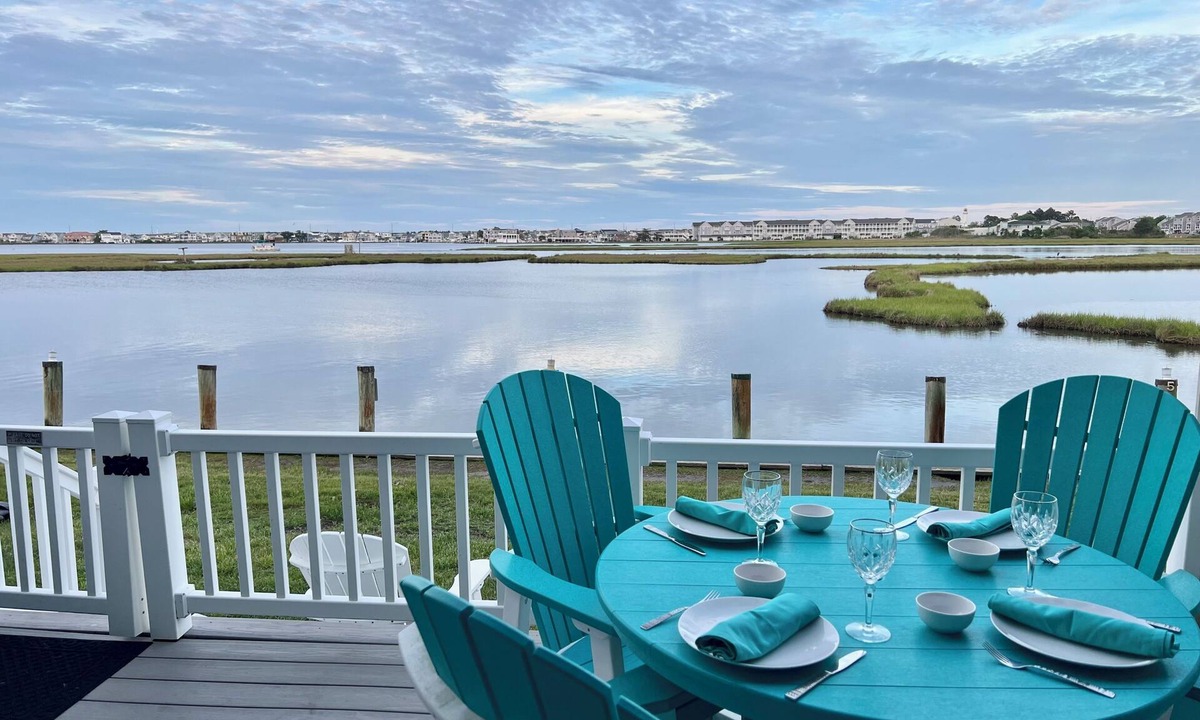 Fenwick Landing House | Relax at Bay Breeze, a fully equipped 3BR oasis, just a mile to amazing beaches!