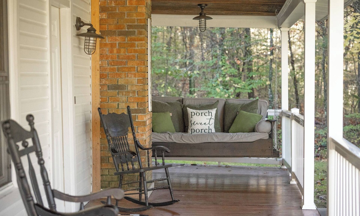 Rockbridge House | Restored 1800s Farmhouse in Beautiful Hocking Hills