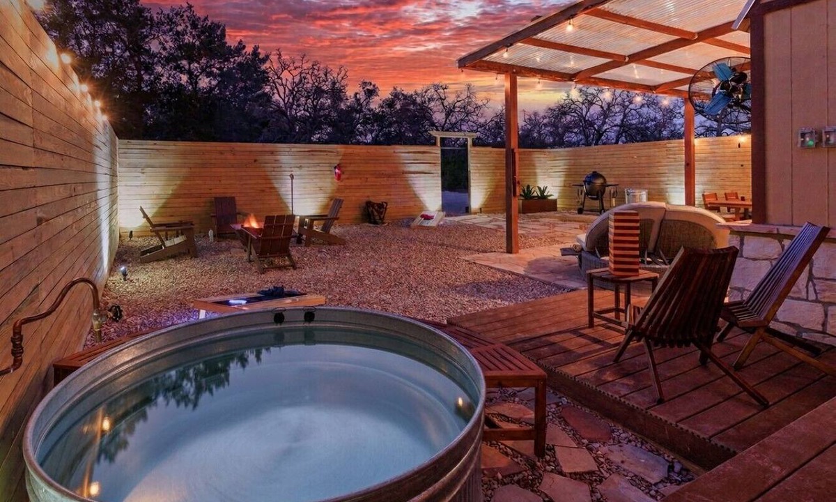 Wimberley Cabin | Romantic Luxury Retreat-hot/cold pool & sauna