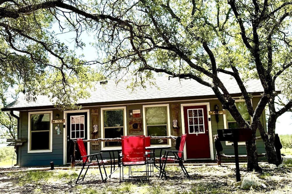 Mountain Home Cabin | Rustic Hill Country Cabin with Milky Way Stargazing & Wildlife Views near Mountain Home, TX