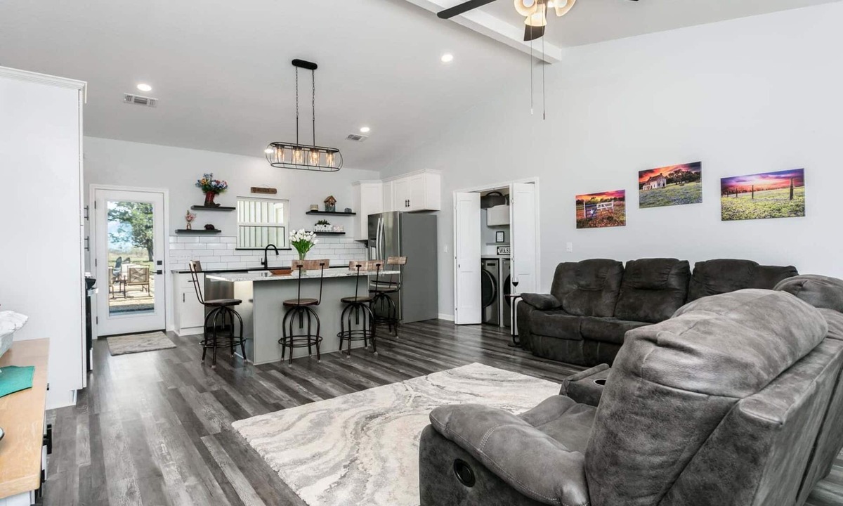 Fredericksburg House | Ryder's Retreat | 2/2, Hot Tub, Fire-pit, Grill, EV Charger