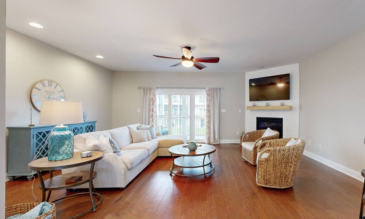 Ocean View House | Sandy Cove Townhouse w/Water Views & Shared Pool, Private W/D, Free Wifi