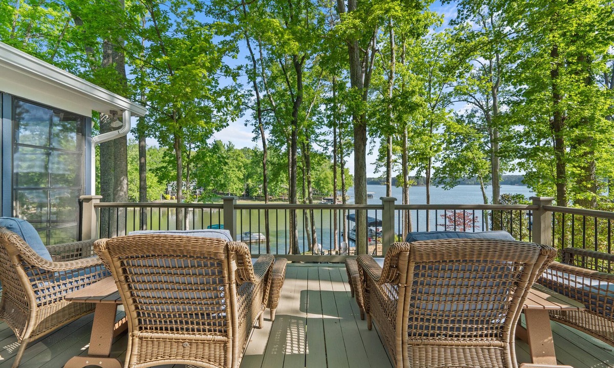 Eatonton House | Secluded Lake Oconee 4 Bed/4 BA lakefront home w/Private dock, 10 Min to Publix
