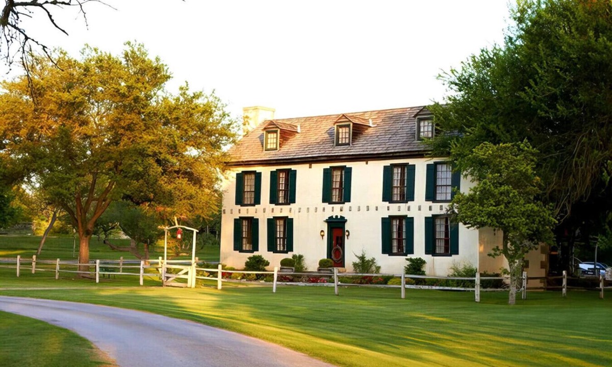 Fredericksburg Cabin | Settler's Crossing Sanctuary! Sleeps 35 | Weddings