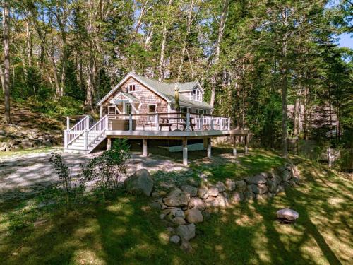 Cushing House | Settlers Cottage, cute Maine home with water views