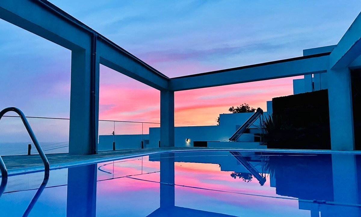 Horta House | Sky T2 | Sea View and Pool in Varadouro, Faial